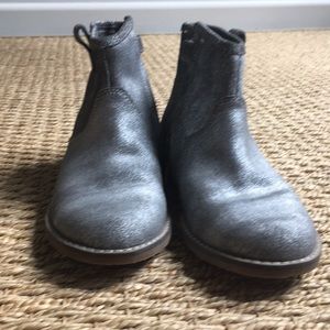 Peek Kids Silver Bootie SIZE 2